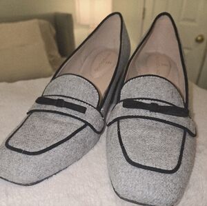 Chic Women's Gray Loafers with Black Accents